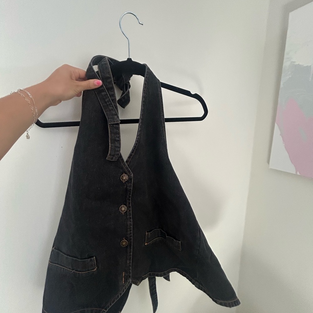 Lioness Hills Halter Washed Black - Picture 6 of 6